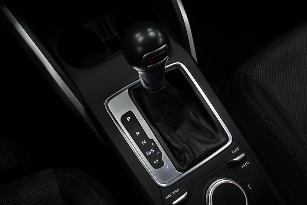 Audi Q2 1.0 tfsi sport | pdc | 19" | driveselect |