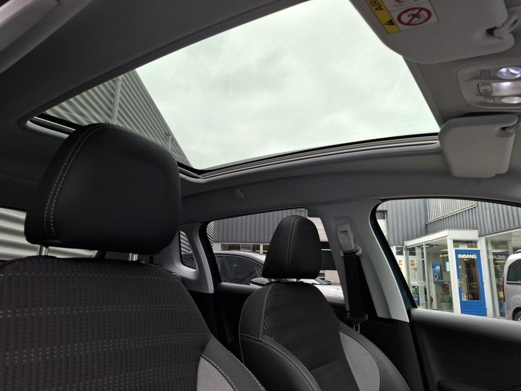 Peugeot 2008 suv 110 allure pano/cam/lmv/trekhaak