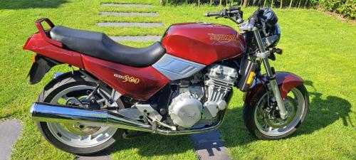 Triumph Trident 900