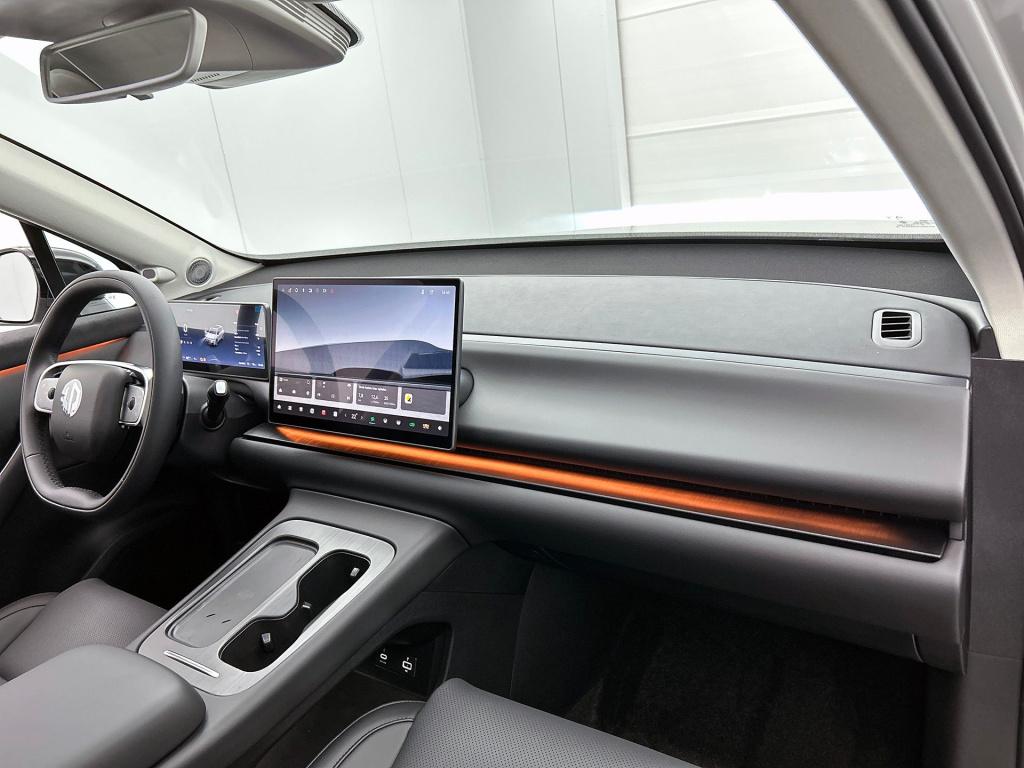 Leapmotor C10 design reev (hybrid) 28.4 kwh | black interieur | stoel-koeli