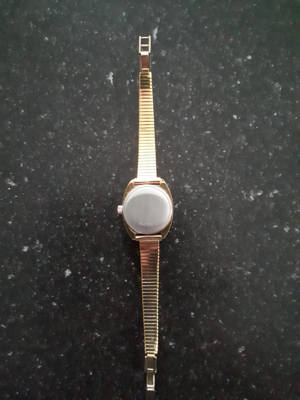 Verguld dameshorloge