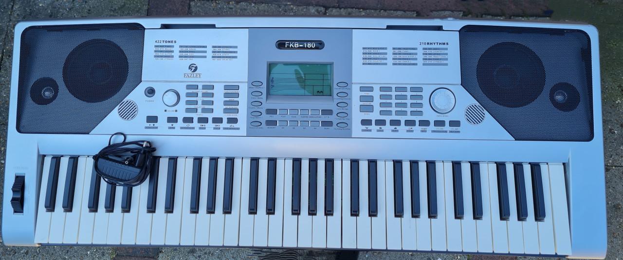 Keyboard met standaard