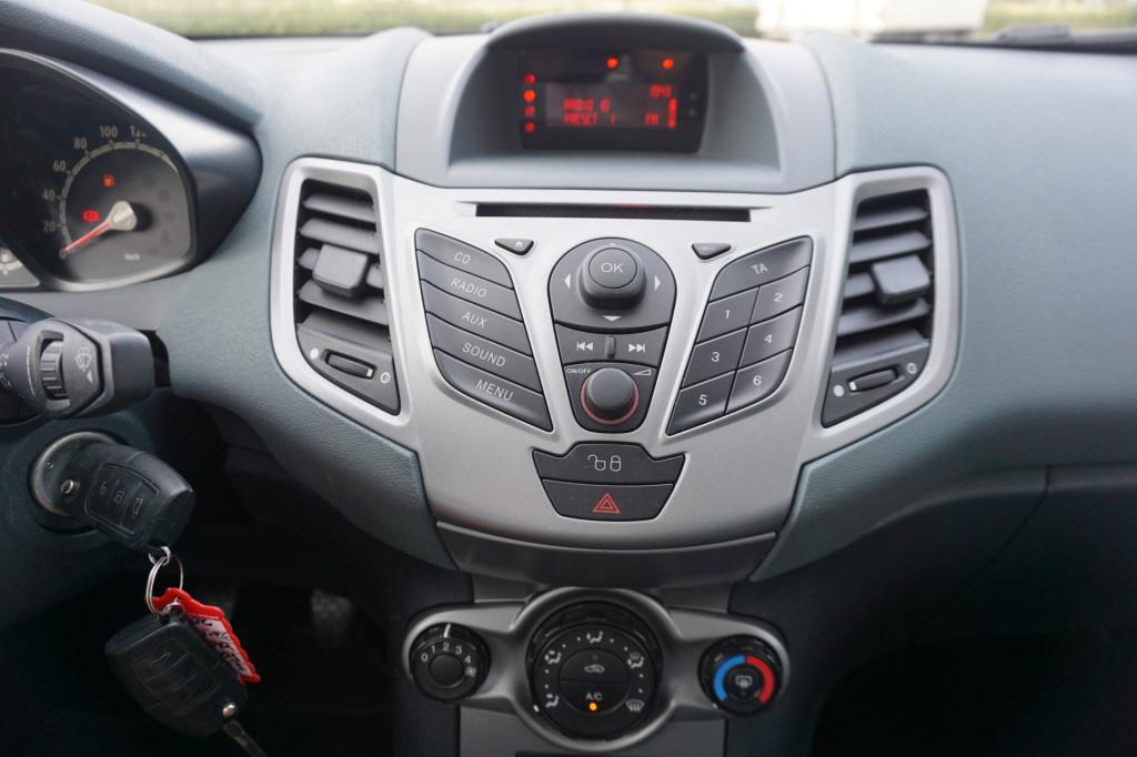 Ford Fiesta 1.25 limited airco / elektr. ramen / nap