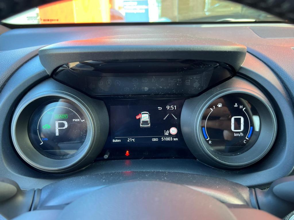 Toyota Yaris 1.5 hybrid tokyo spirit | navi | cruise | climate