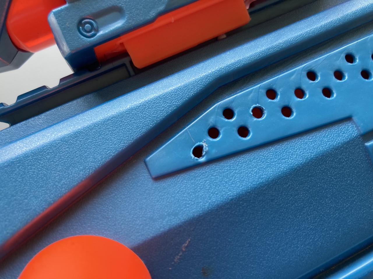 Nerf Blaster met Richtkijker & Loopverlenging + 16 Pijltjes
