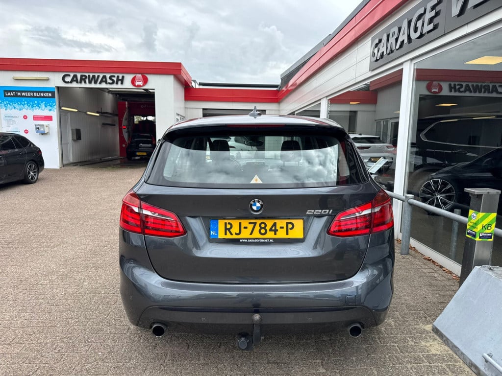 BMW 2-serie active tourer 220i high executive