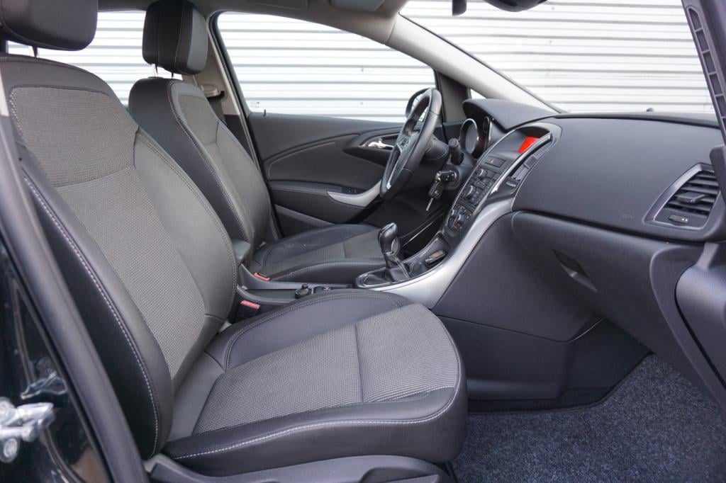 Opel Astra 1.4 turbo cosmo airco / cruise / parkeers. / elektr. ramen / tre