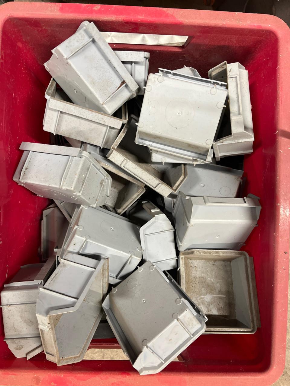 Opbergbakjes voor boutjes etc.