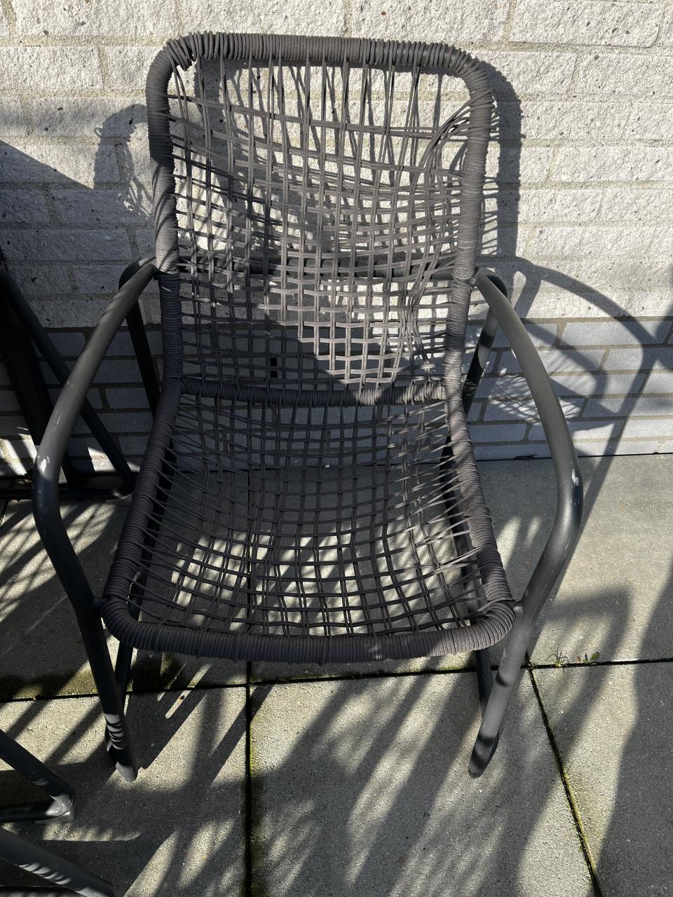 Buitentafel en stoelen