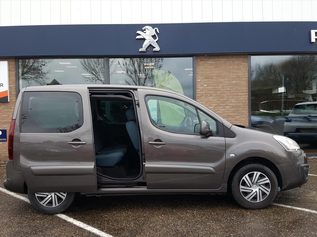 Citroen Berlingo live 1.2 puretech 110pk s&s airco | cruise control | bluet