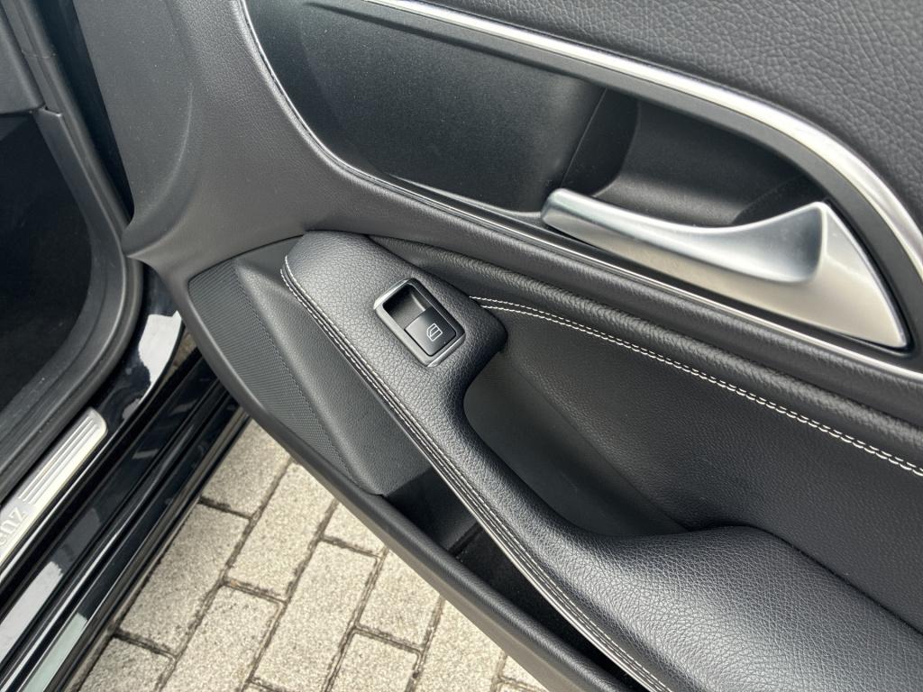 Mercedes-Benz Cla 180 business solution | automaat | navigatie | stoelverwa