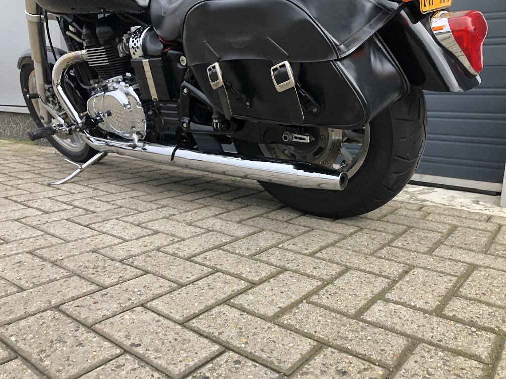 Triumph Bonnenville America uit 2008 met 27 dkm, lederen koffers etc €4250
