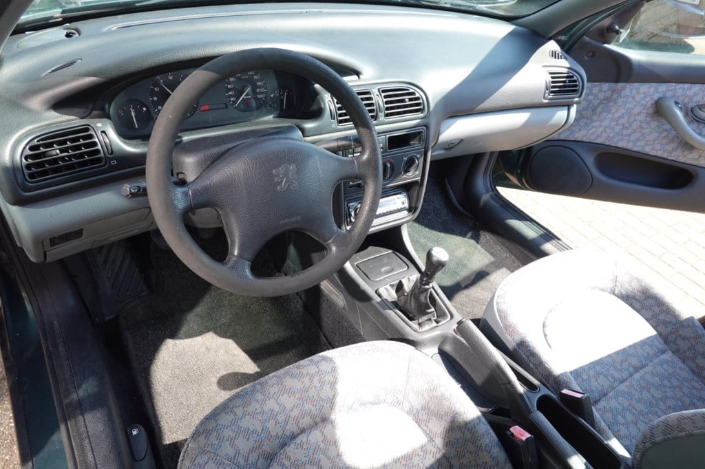 Peugeot 406 1.8-16v sl