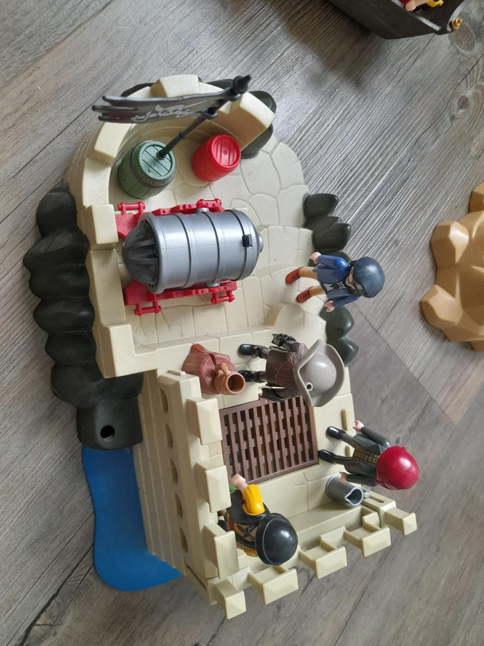 Playmobile verzameling te koop aangeboden