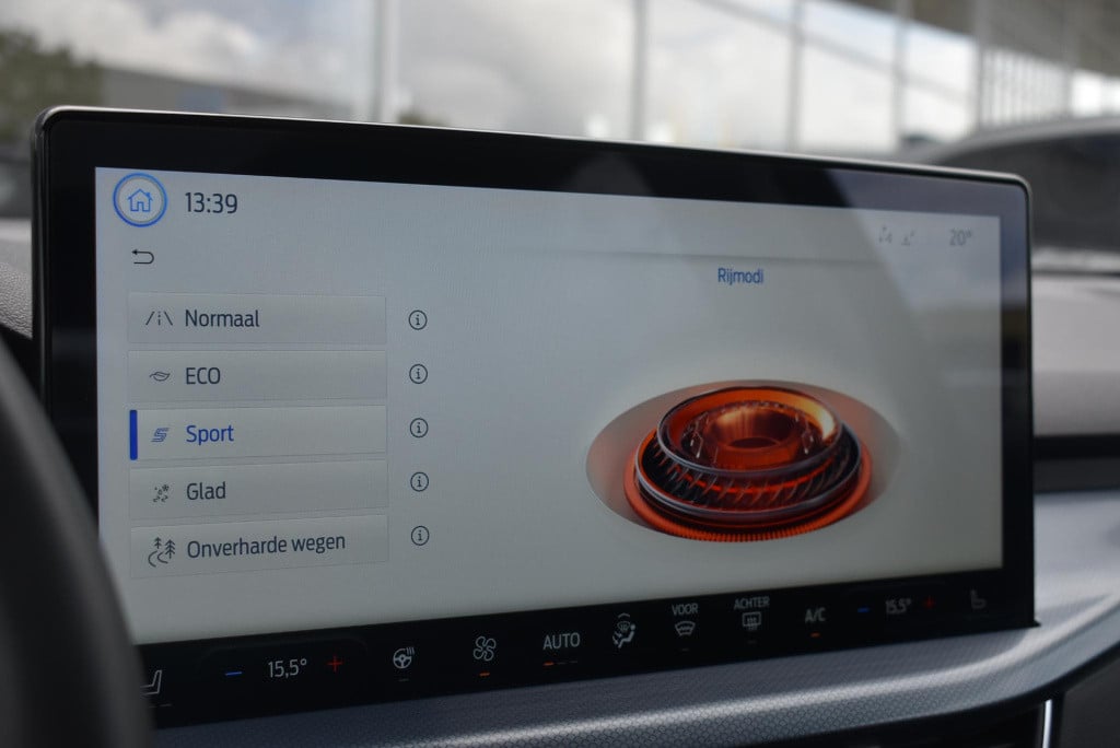Ford Focus wagon 1.0 ecoboost hybrid active x | climate control | adaptieve