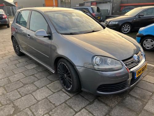 Volkswagen Golf R32 3.2 V6