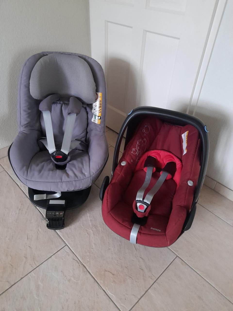 Maxi cosi pebble set met iso fix van 0/9 mnd en 9/18kg (in goede nette st.)