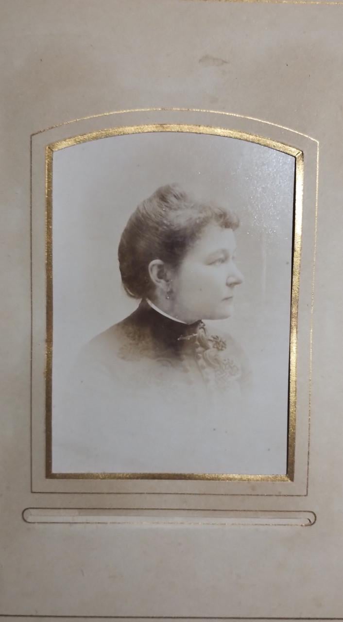 Antiek fotoalbum 125 jaar oud.