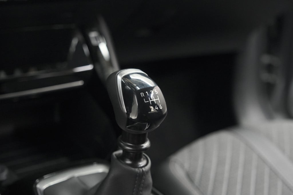 Peugeot 208 puretech 100 allure | 360 camera | dodehoekdetectie | apple car