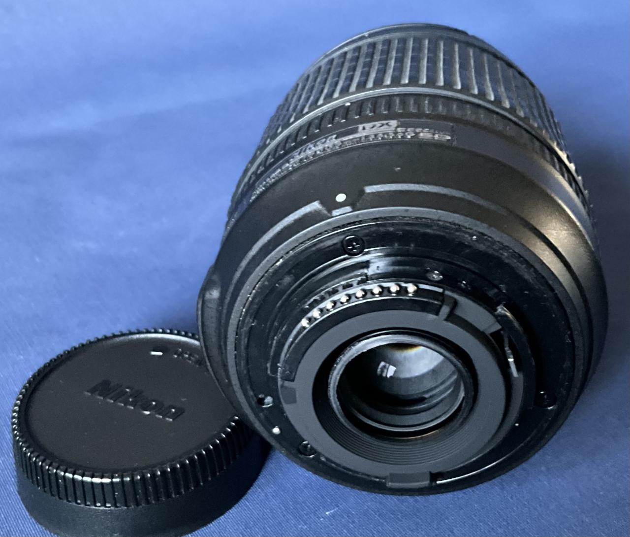 Nikon 18-105 vr DX lens