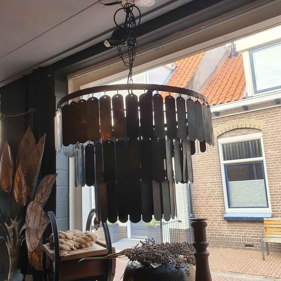 NACHTKASTJES, VERLICHTING, TAFELS, KASTEN, DECORATIE KIJK BIJ 3Z FACTORY EN