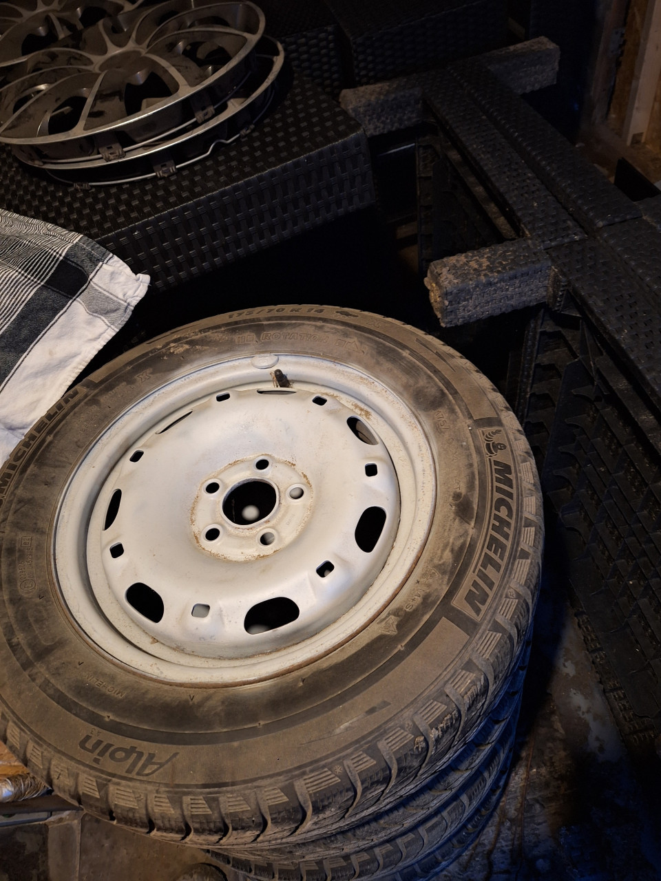 Winter autobanden 175/70R14