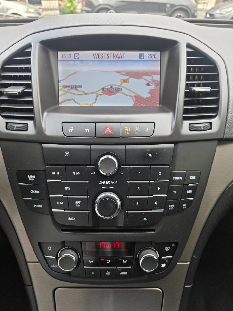 Tekoop zeer nette Opel Insignia 1.8i Cosmo  bj 2010