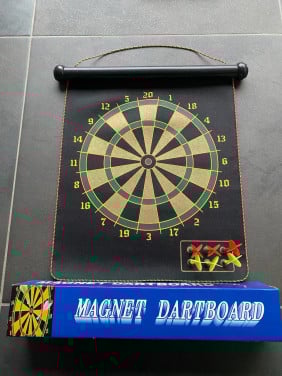 Magnetisch dartbord met pijlen