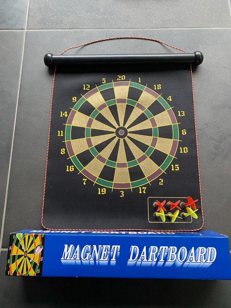Magnetisch dartbord met pijlen