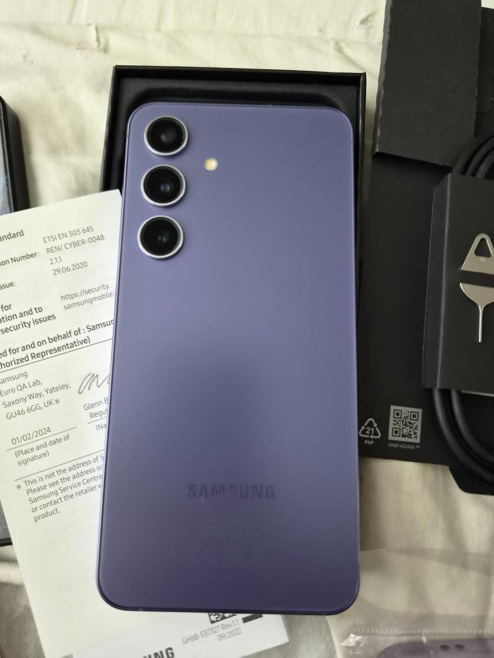 Samsung galaxy S24 paars