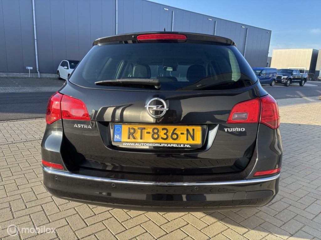 Opel Astra sports tourer 1.4 turbo design edition