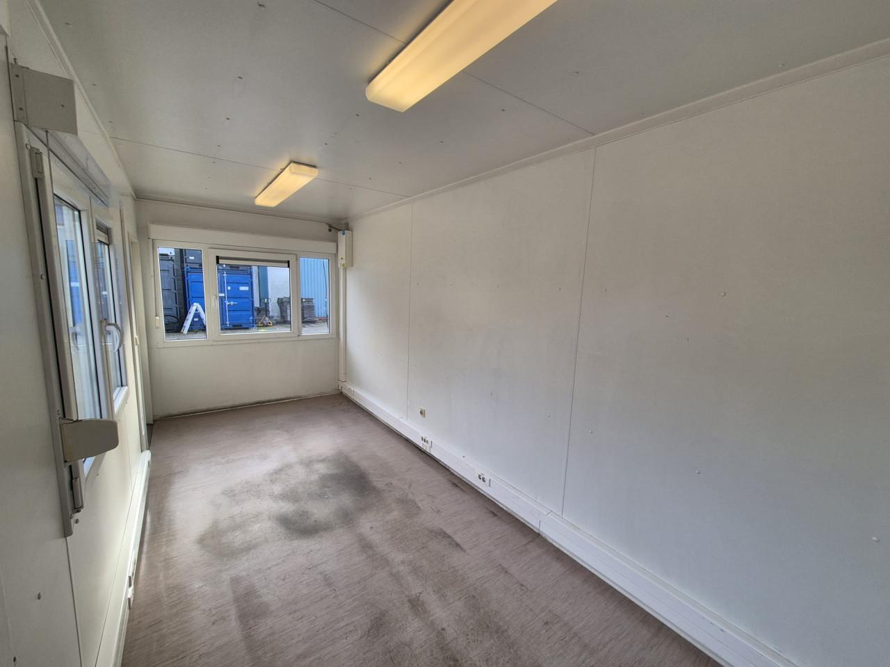 20ft kantoorunit 6x2.5 meter met veel ramen
