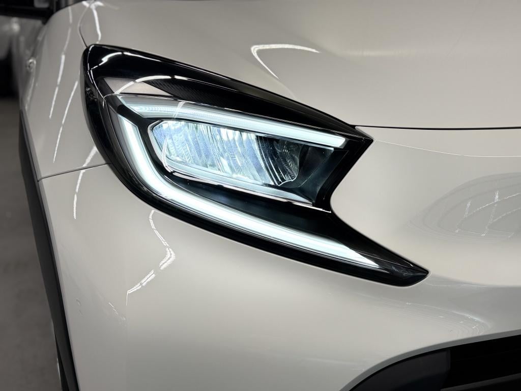 Toyota Aygo x 1.0 vvt-i s-cvt first| camera| led| climate| adap.cruise| get