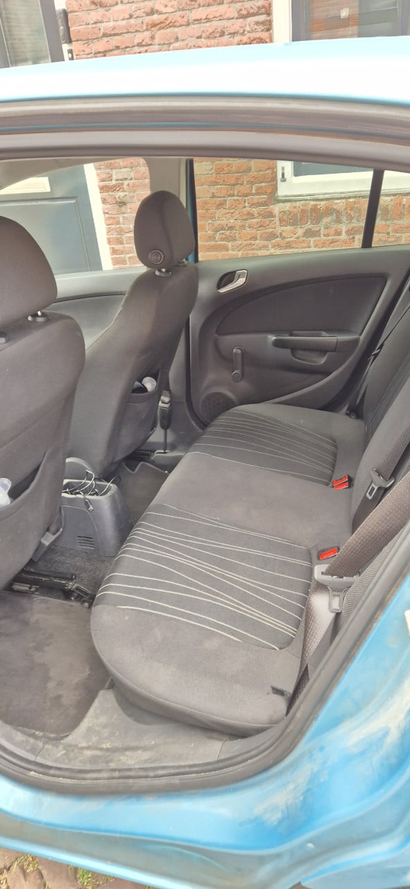Opel corsa 1.3 cdti uit 2010 met jaar apk