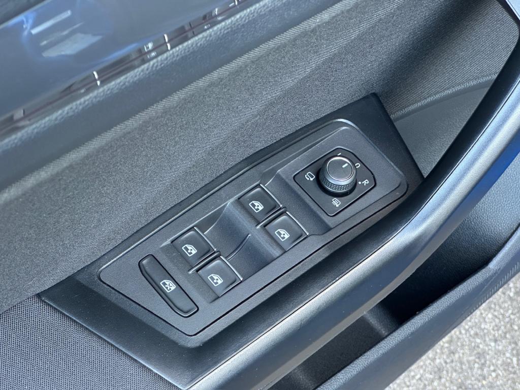 Volkswagen T-roc 1.5 tsi 150pk dsg r-line sport | trekhaak | camera | keyle
