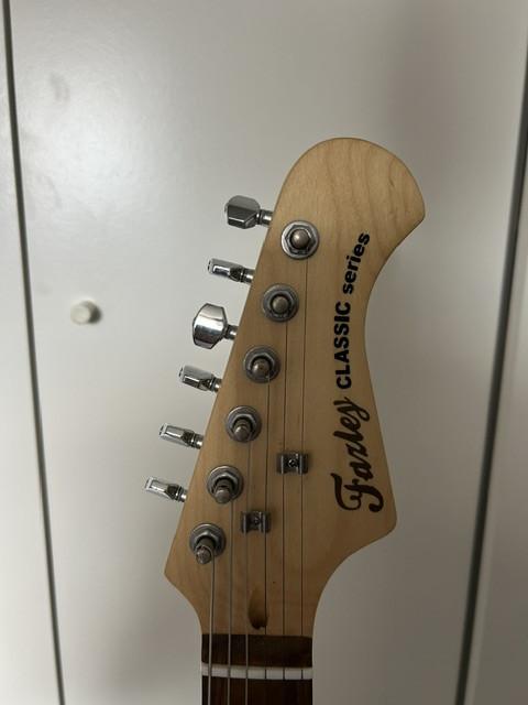 Fazley Classic Series FST118 White elektrische gitaar (stratocaster model)