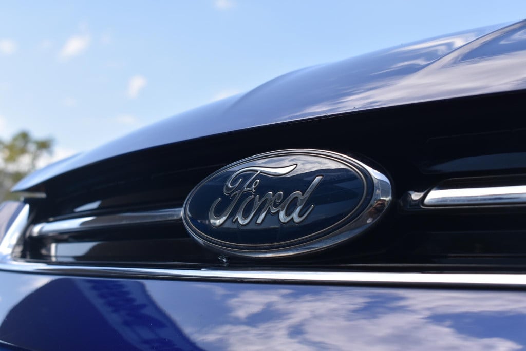 Ford Kuga 1.5 titanium | volledig dealer onderhouden | trekhaak | 1800kg tr