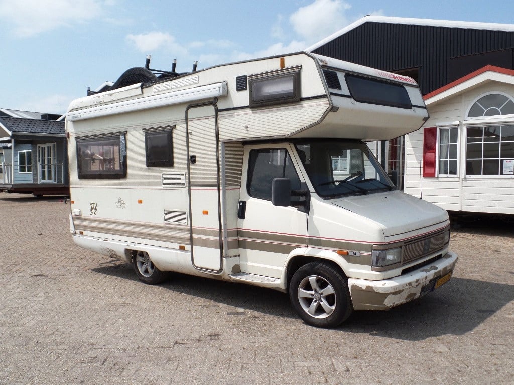 Dethleffs alkoof camper voor 5 personen