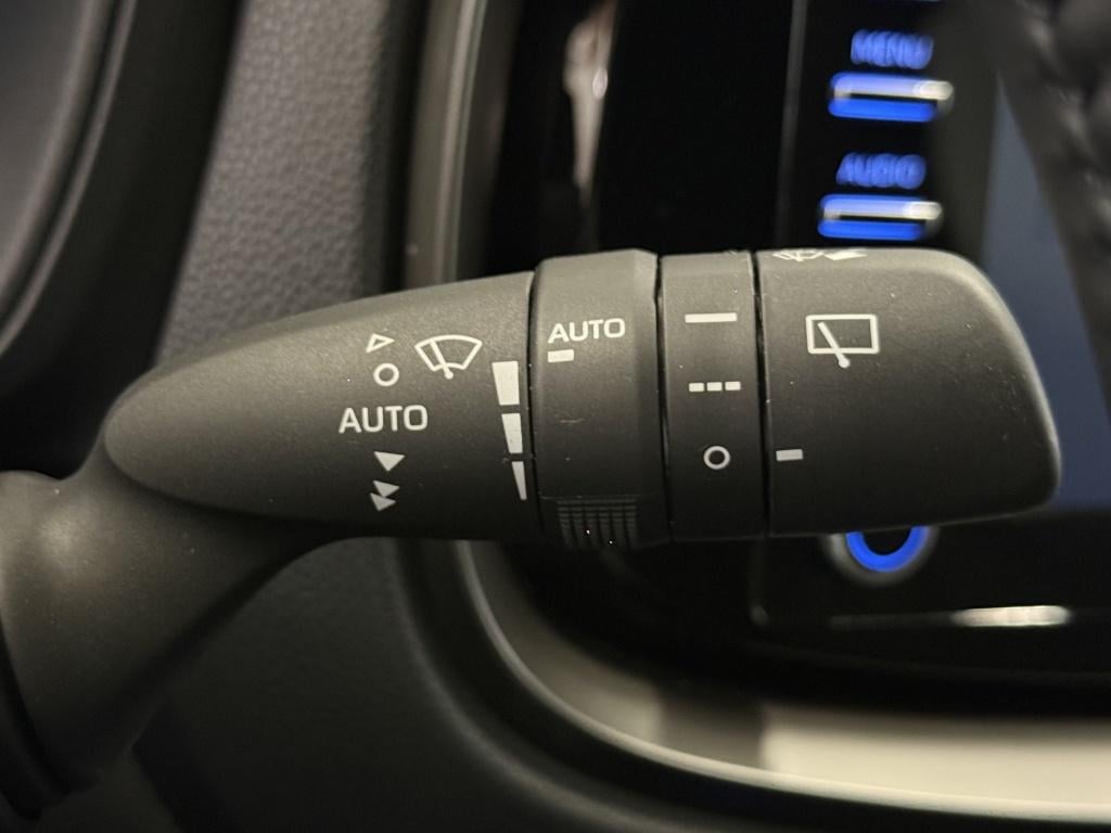 Toyota Aygo x 1.0 vvt-i s-cvt first| camera| led| climate| adap.cruise| get