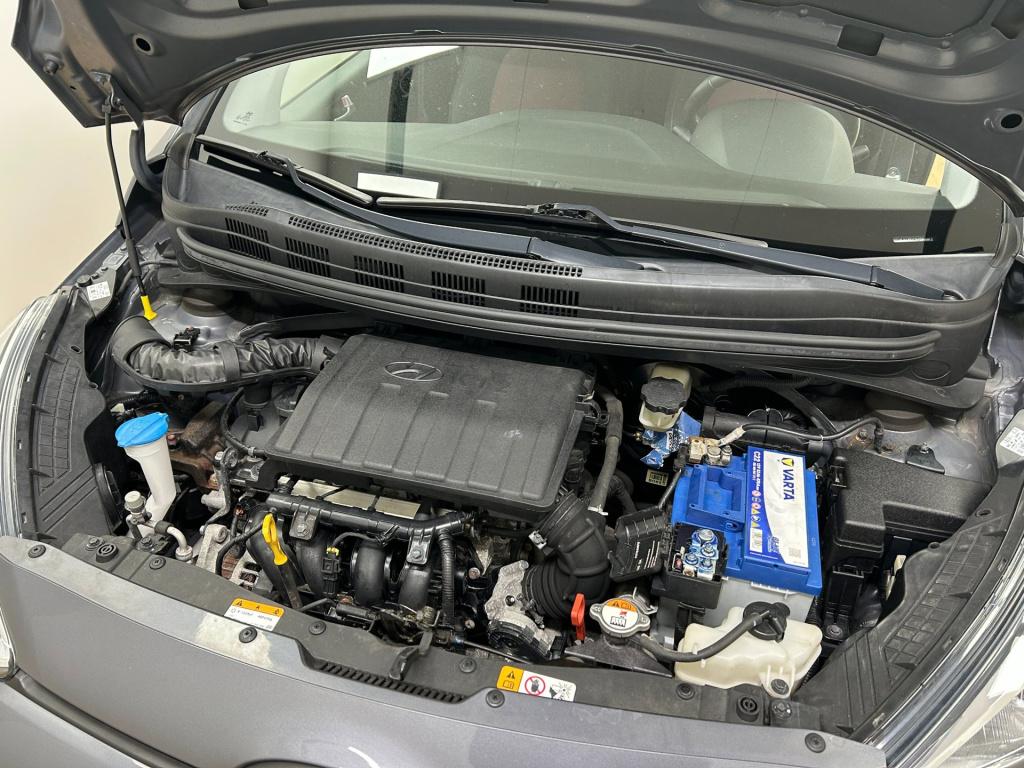 Hyundai I 10 occasion 1.2i | grijs | tweedehands hyundai i10 | airco | pano