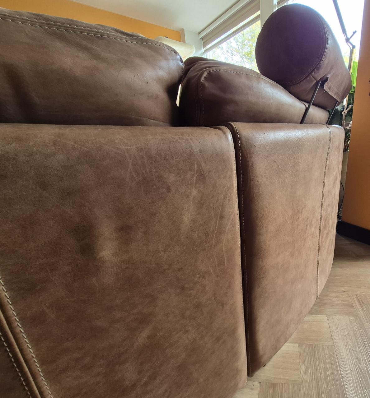 Lederen hoekbank incl hocker en 2 hoofdsteunrollen