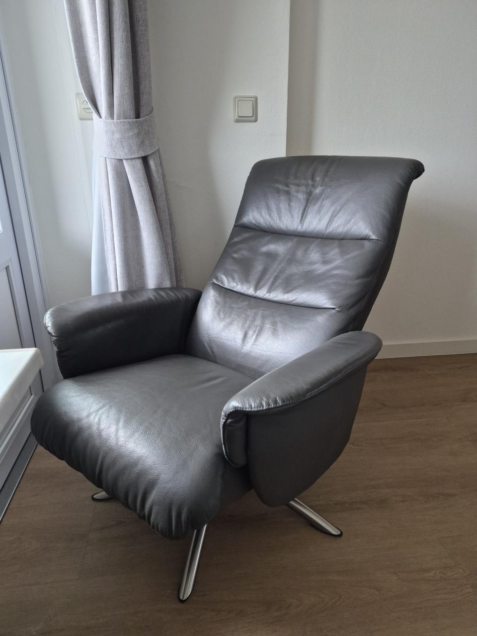 Montel relaxstoel anthraciet grijs maat S incl.hocker