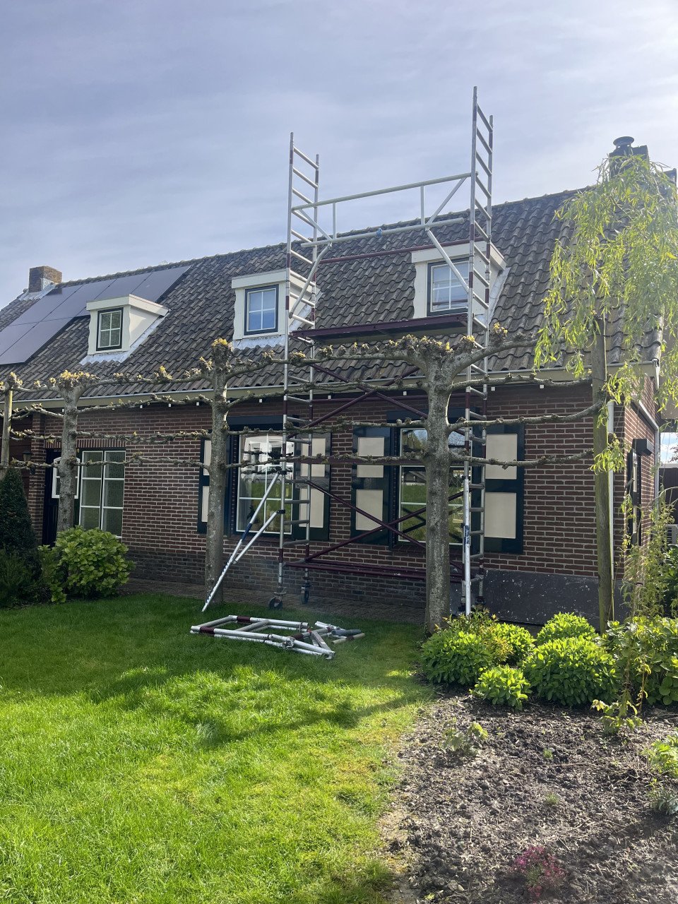 Te huur: Rolsteigers en kamersteigers in diverse uitvoeringen en hoogtes