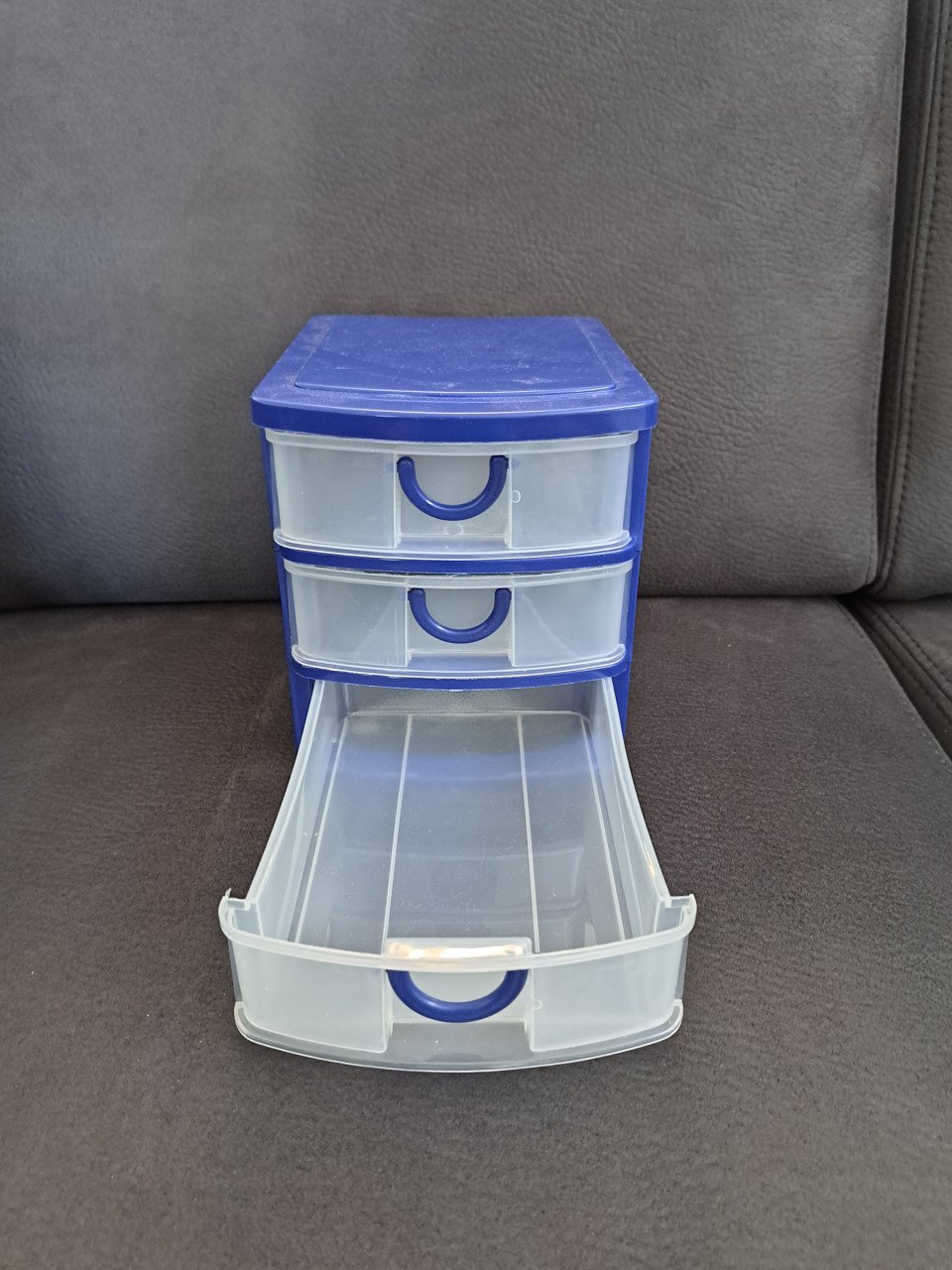 Plastic ladekastje