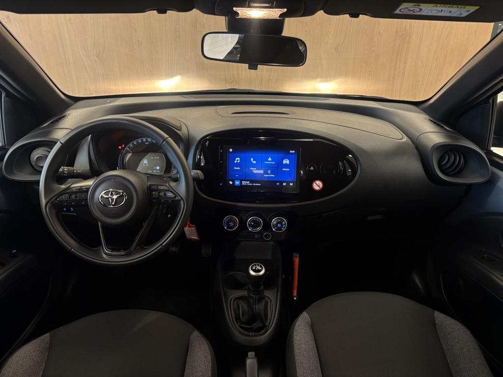 Toyota Aygo X 1.0 vvt-i mt play