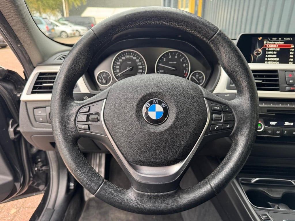 BMW 3-serie 318i executive automaat