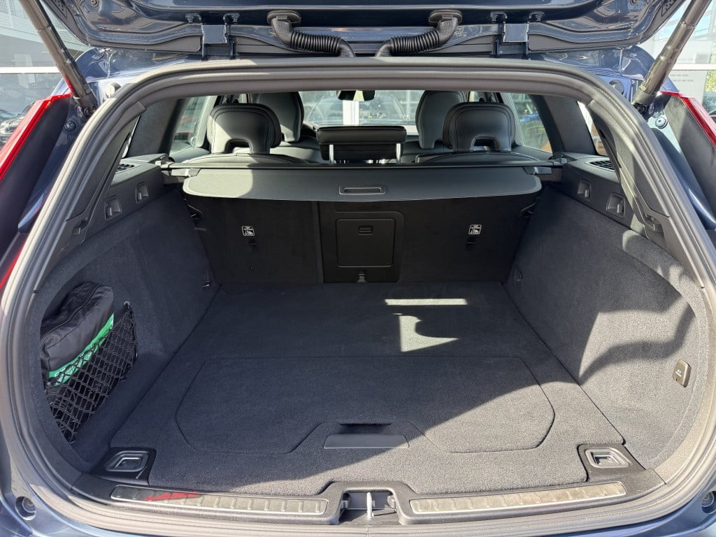 Volvo V60 t6 398pk recharge plus dark| adap.cruise| 360camera| trekaak