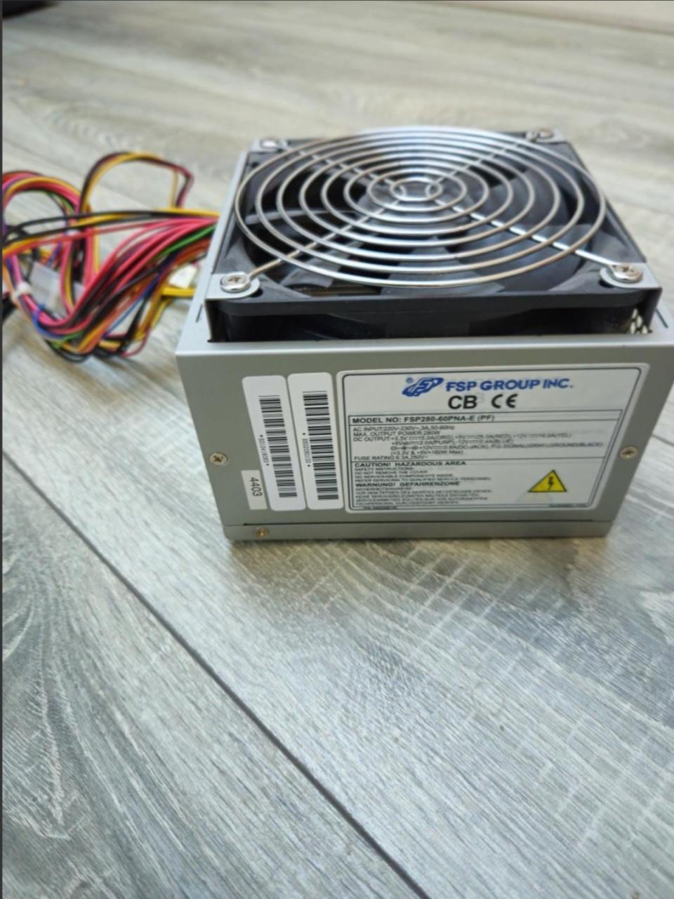 Voeding 280 watt pfc  280 W pc voeding.