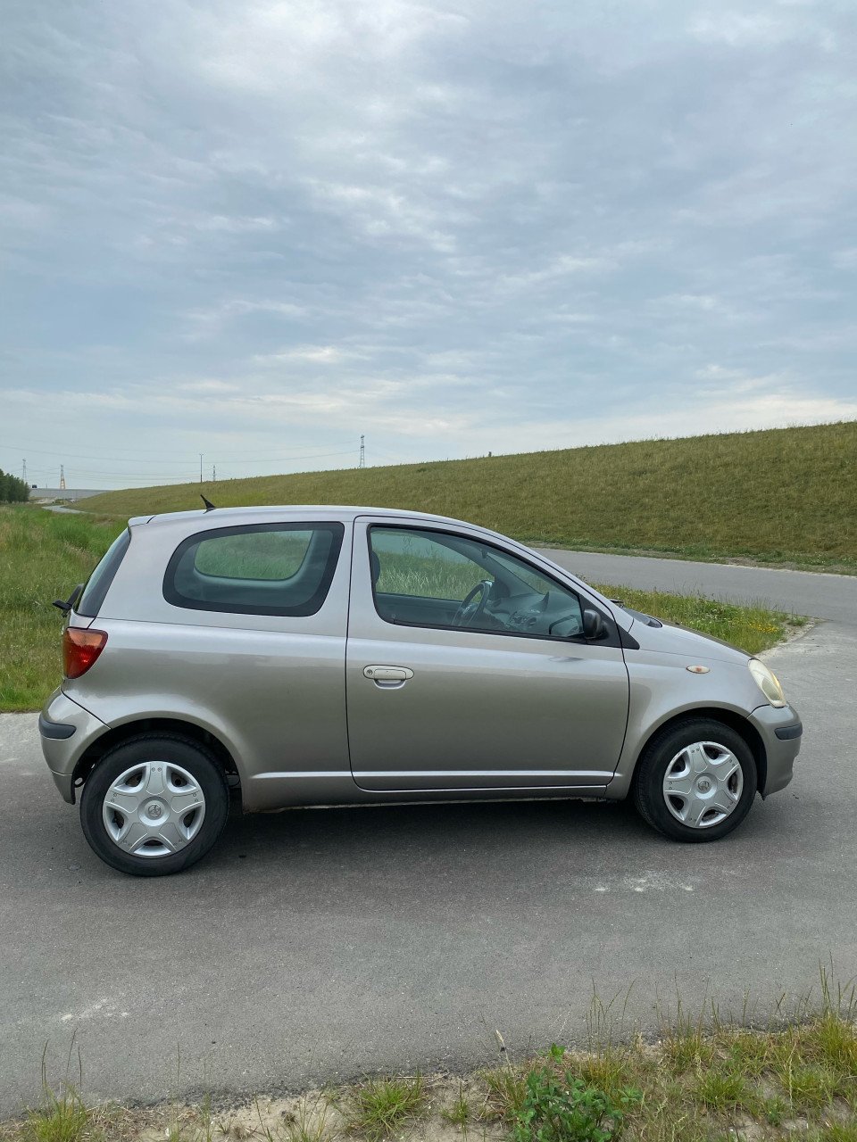 Toyota Yaris 1.0 16V Vvti 3DR 2004 Grijs