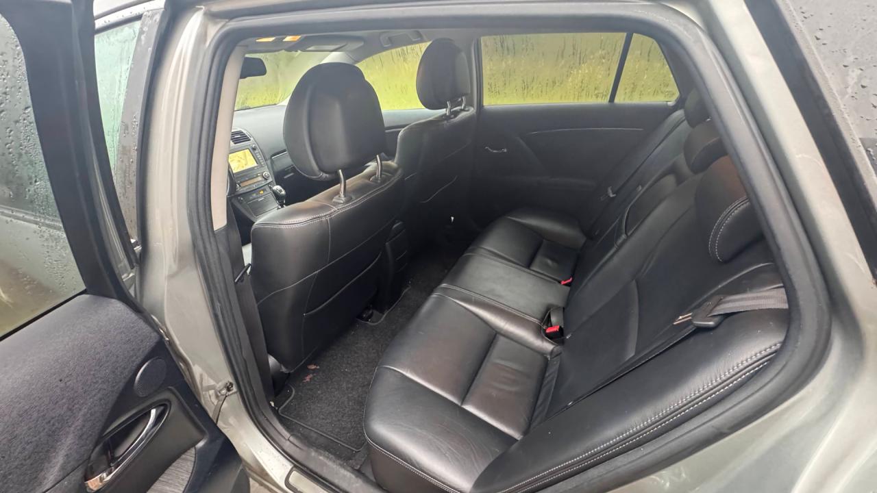 Toyota Avensis Wagon 1.8i Executive Business 2009 Leder Navigatie Camera